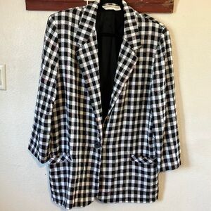 Vintage Must Have Black and White Checkered Blazer‎ with pockets and Button